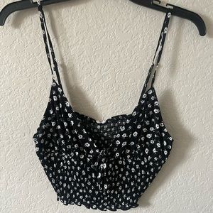 Garage Black Floral Crop Top
Size: L
#garage
#floral
#croptop